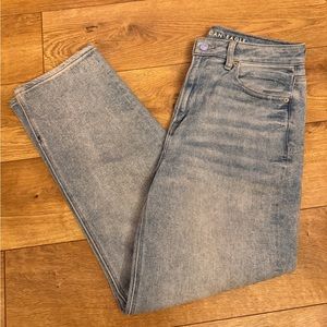 American Eagle Mom Straight Jeans